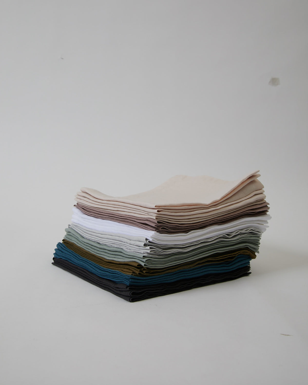 Berkeley Linen Table Napkins (Set of 4) - Adriatic close-up